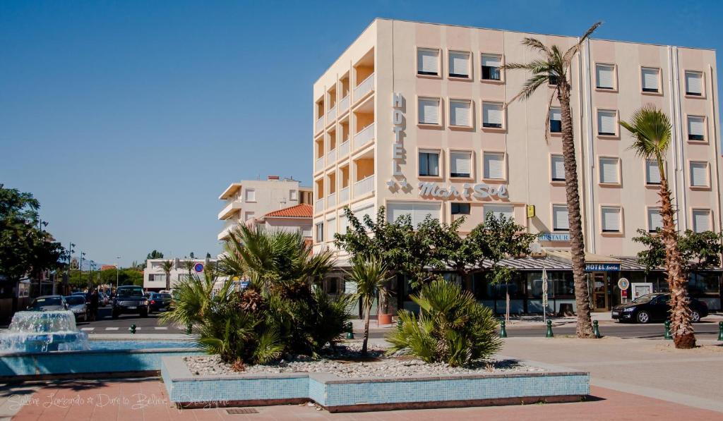 Logis Hotel Restaurant Mar I Sol Saint-Cyprien (Pyrenees-Orientales) Zewnętrze zdjęcie