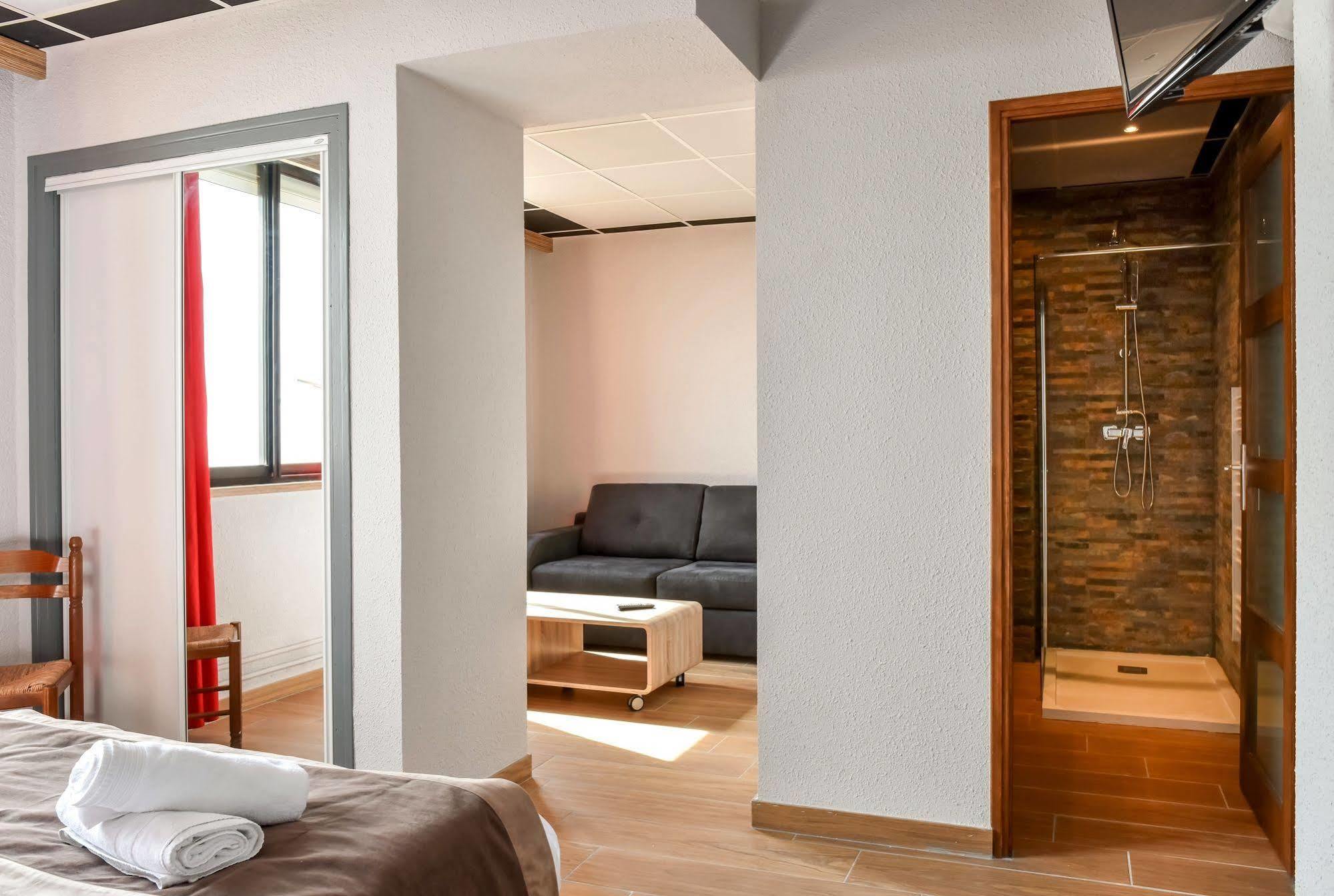 Logis Hotel Restaurant Mar I Sol Saint-Cyprien (Pyrenees-Orientales) Zewnętrze zdjęcie