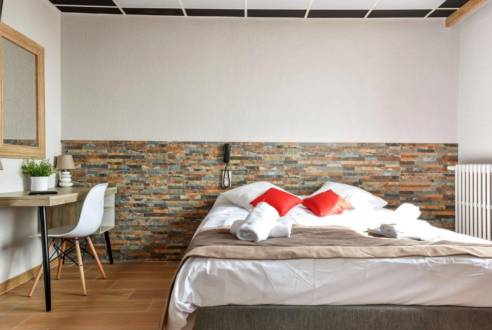 Logis Hotel Restaurant Mar I Sol Saint-Cyprien (Pyrenees-Orientales) Zewnętrze zdjęcie