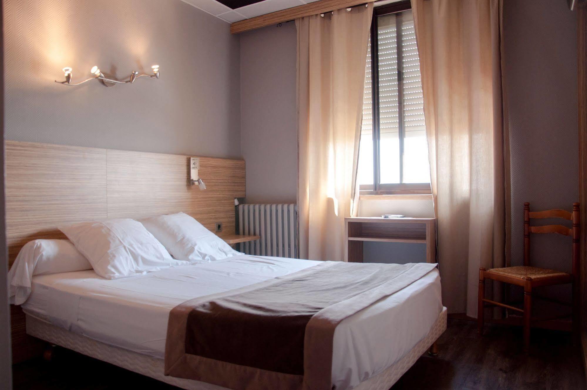 Logis Hotel Restaurant Mar I Sol Saint-Cyprien (Pyrenees-Orientales) Zewnętrze zdjęcie
